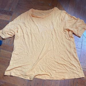 Size M Yellow Short Sleeve Tee
